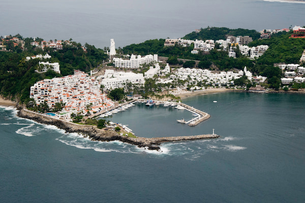 Playa Manzanillo, Colima